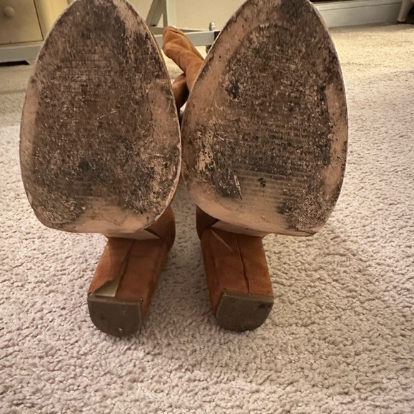 Beautiful suede brown thigh high boots. - Picture 5 of 5